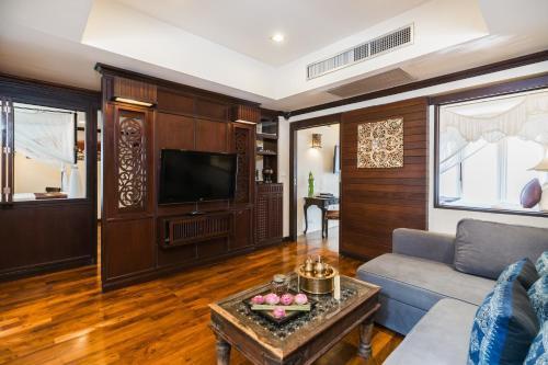 Dara Samui Beach Resort - Adults Only - Tap to explore photos