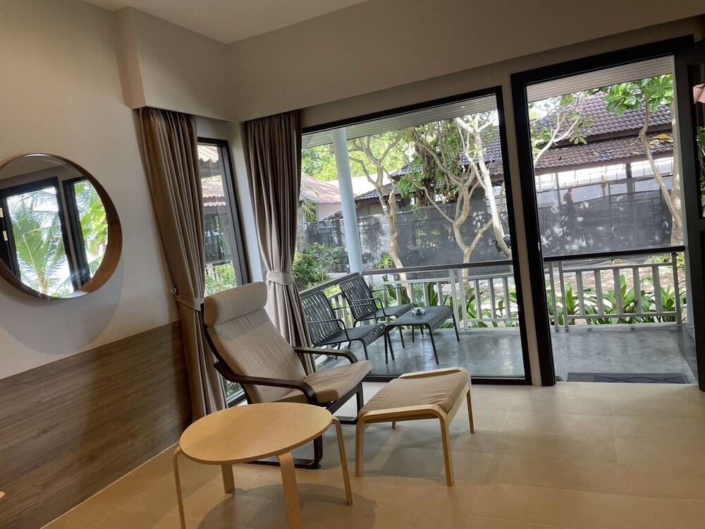 Evergreen Resort Room Type - Deluxe Double Room, 1 Bedroom, Garden View
