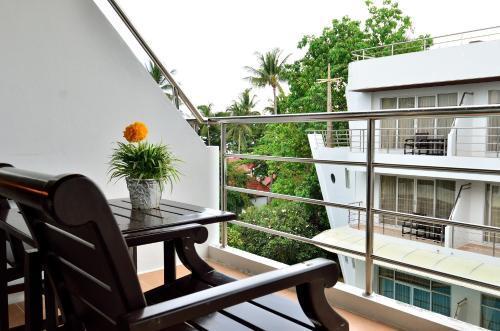 Samui First House Hotel - Tap to explore photos