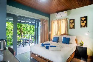 The Florist Resort Room Type - Standard - 1 Queen Bed with Balcony