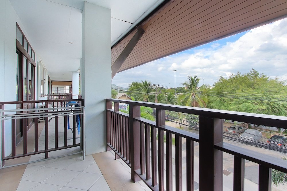 D Varee Diva Avenue Samui Koh Samui 1 9 4 2 Hotel Price Address Reviews