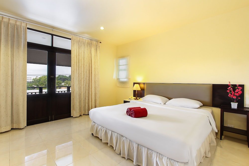 D Varee Diva Avenue Samui Koh Samui 1 9 4 2 Hotel Price Address Reviews