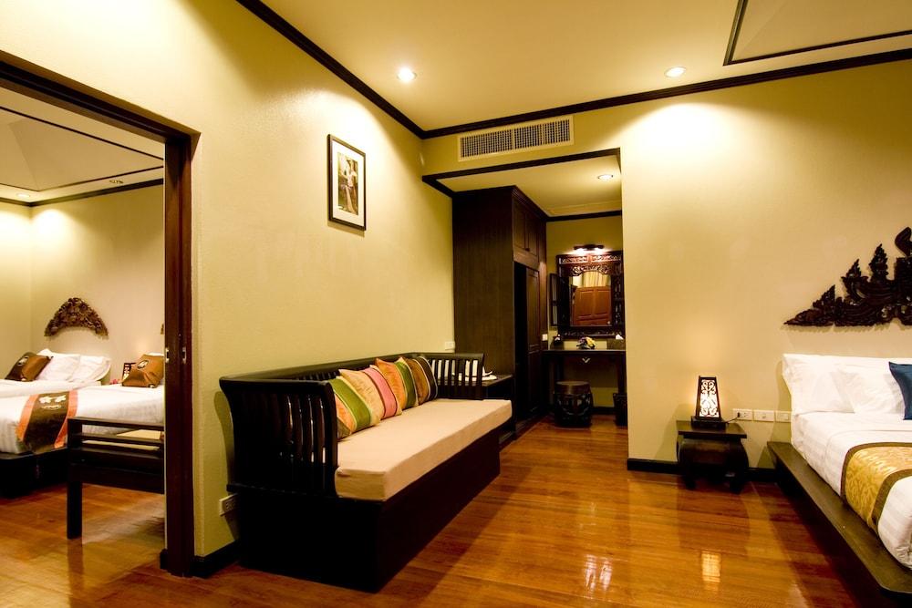 Kanok Buri Resort Room Type - Family Jacuzzi Villa
