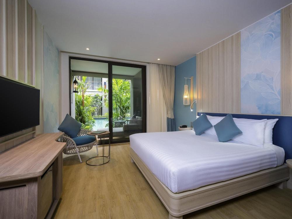 Mercure Samui Chaweng Tana Hotel - SHA Plus Room Type - Deluxe Room with 1  Double Bed Pool  Access  Beach Wing
