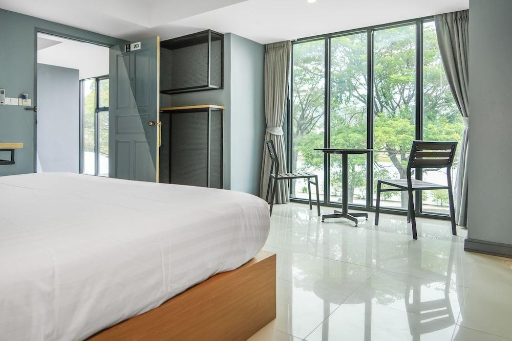 Nora Lakeview Hotel Room Type - Deluxe Lake View