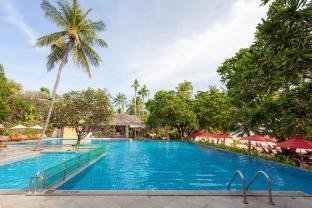 New Star Beach Resort - Tap to explore photos