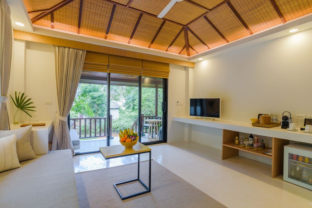 Paradise Beach Resort Samui - Tap to explore photos