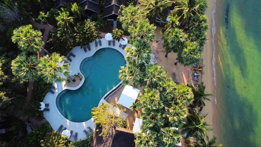 بارادايس بيتش ريزورت ساموي