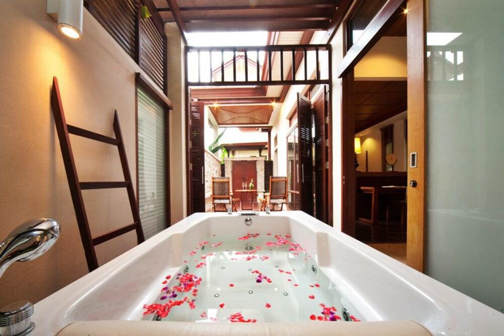 The Sarann Room Type - Jacuzzi Villa