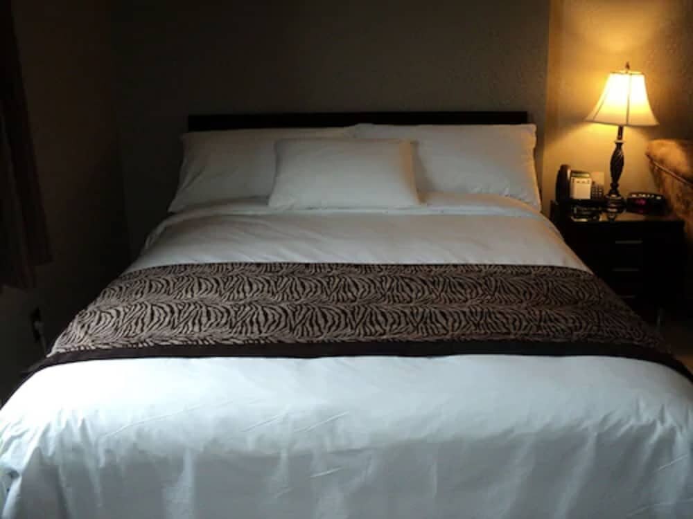 Montecassino Hotel and Event Venue Room Type - Queen Studio (No pets allowed)