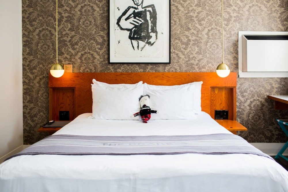 The Drake Hotel Room Type - Classic Queen