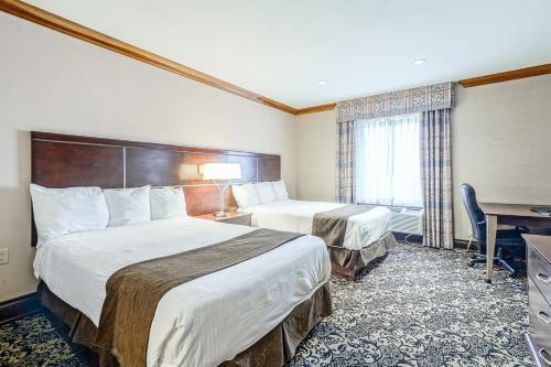 Woodbine Hotel and Suites Room Type - Double Room with Two Double Beds