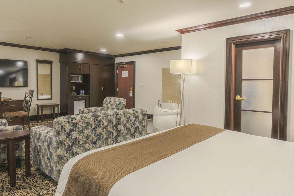 Woodbine Hotel and Suites Room Type - Premium Suite, 1 King Bed, Jetted Tub Woodbine Hotel and Suites Room Type - Premium Suite, 1 King Bed, Jetted Tub