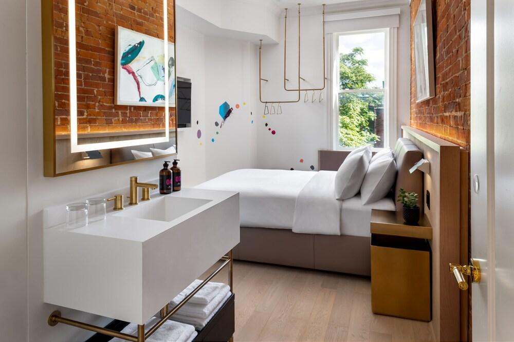 Gladstone House Room Type - Studio, 1 Queen Bed