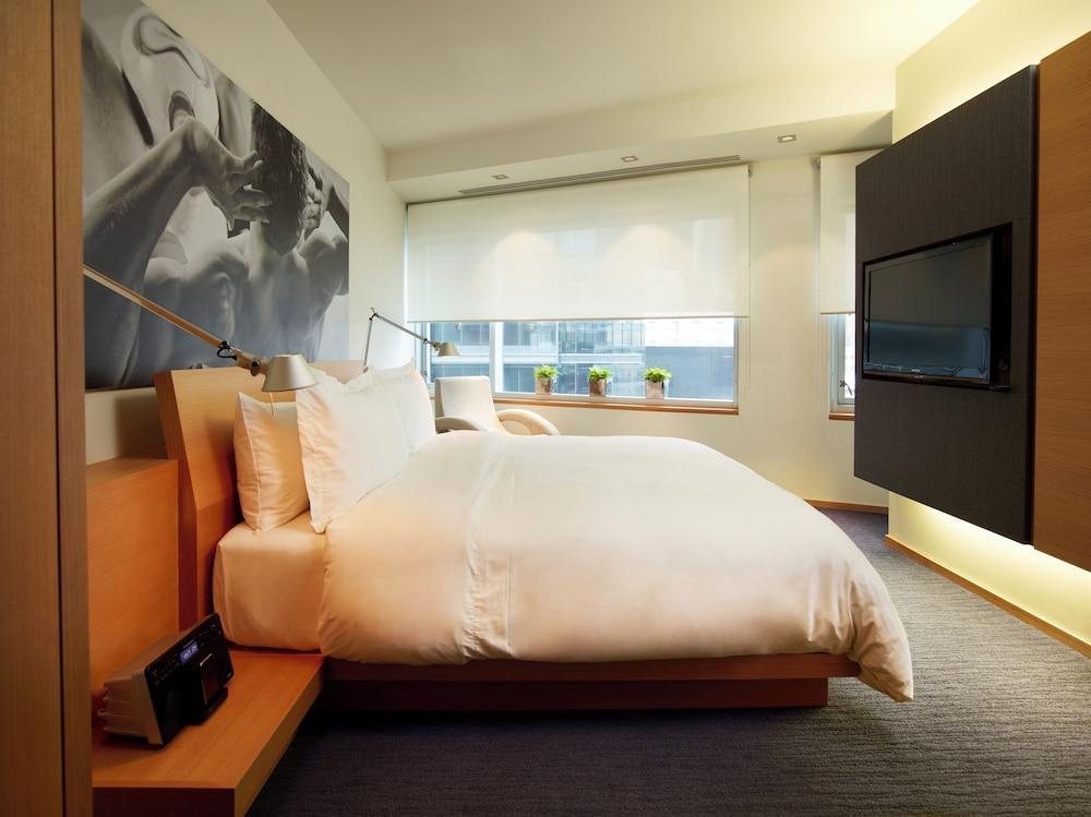 Le Germain Hotel Maple Leaf Square Room Type - Signature Suite, 1 Bedroom