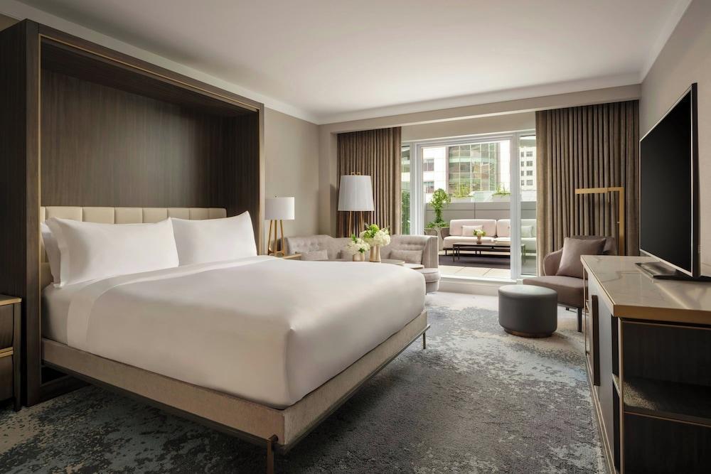 The Ritz-Carlton, Toronto Room Type - Room, 1 King Bed, Terrace