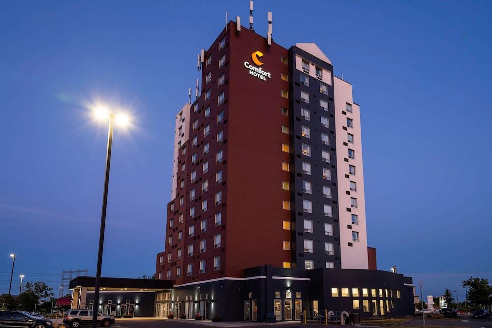 Comfort Hotel Airport North - Tap to explore photos