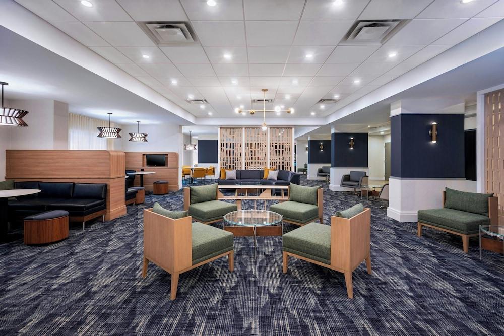 Courtyard by Marriott Toronto Airport
