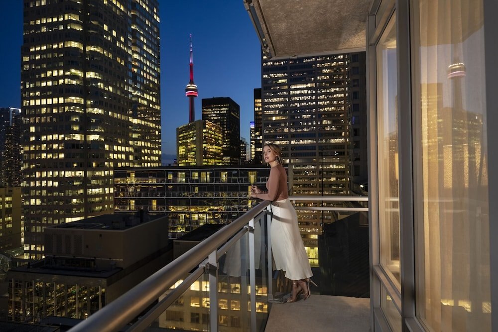 Executive Hotel Cosmopolitan Toronto - Tap to explore photos