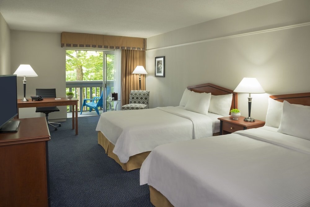 Toronto Don Valley Hotel and Suites Room Type - Traditional Double Room