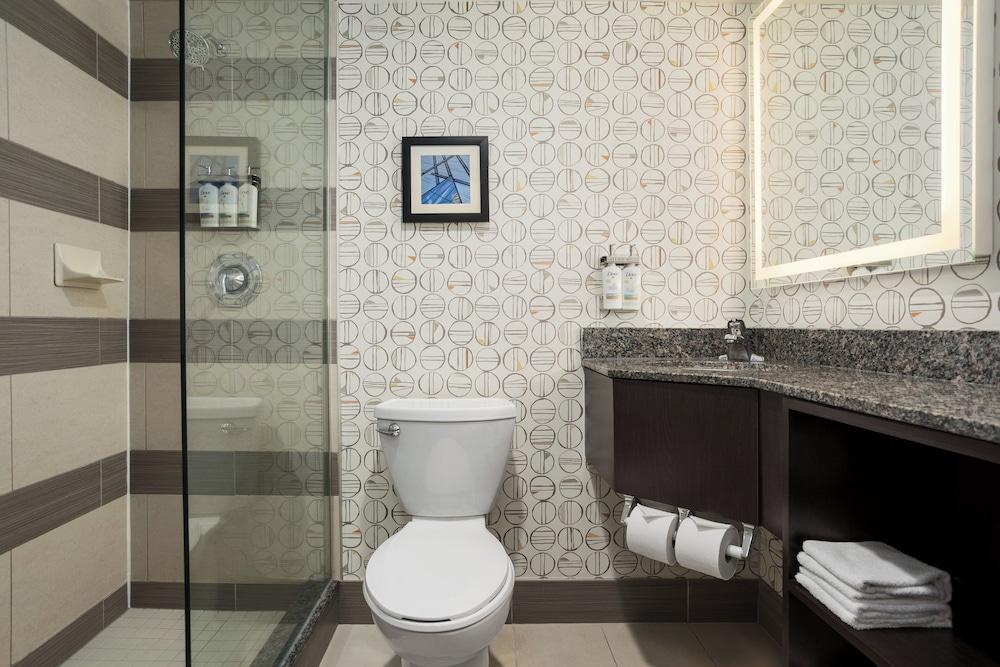 Holiday Inn TORONTO DOWNTOWN CENTRE Room Type - Room, 2 Double Beds, Non Smoking