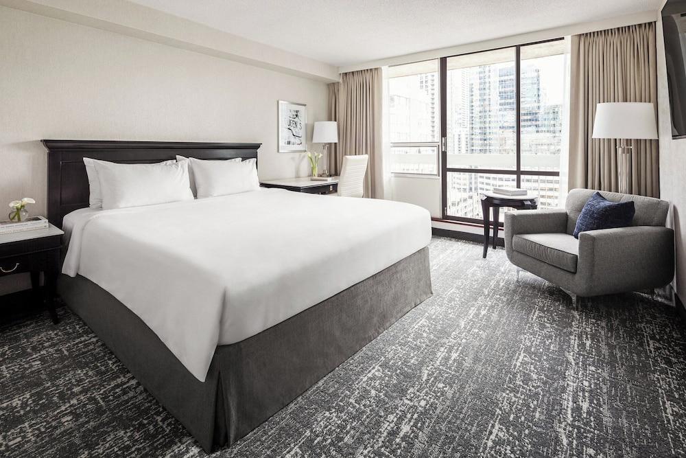 Chelsea Hotel, Toronto Room Type - Room, 1 King Bed (Chelsea)