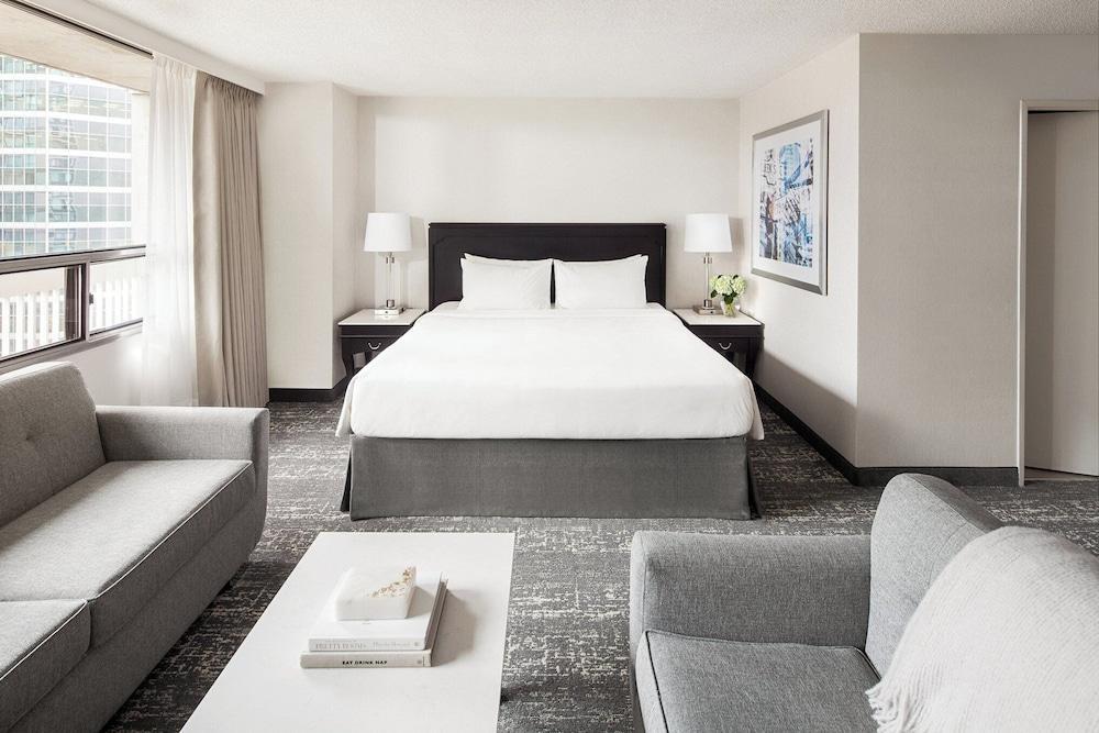Chelsea Hotel, Toronto Room Type - Studio, 1 King Bed with Sofa bed, Kitchenette Chelsea Hotel, Toronto Room Type - Studio, 1 King Bed with Sofa bed, Kitchenette