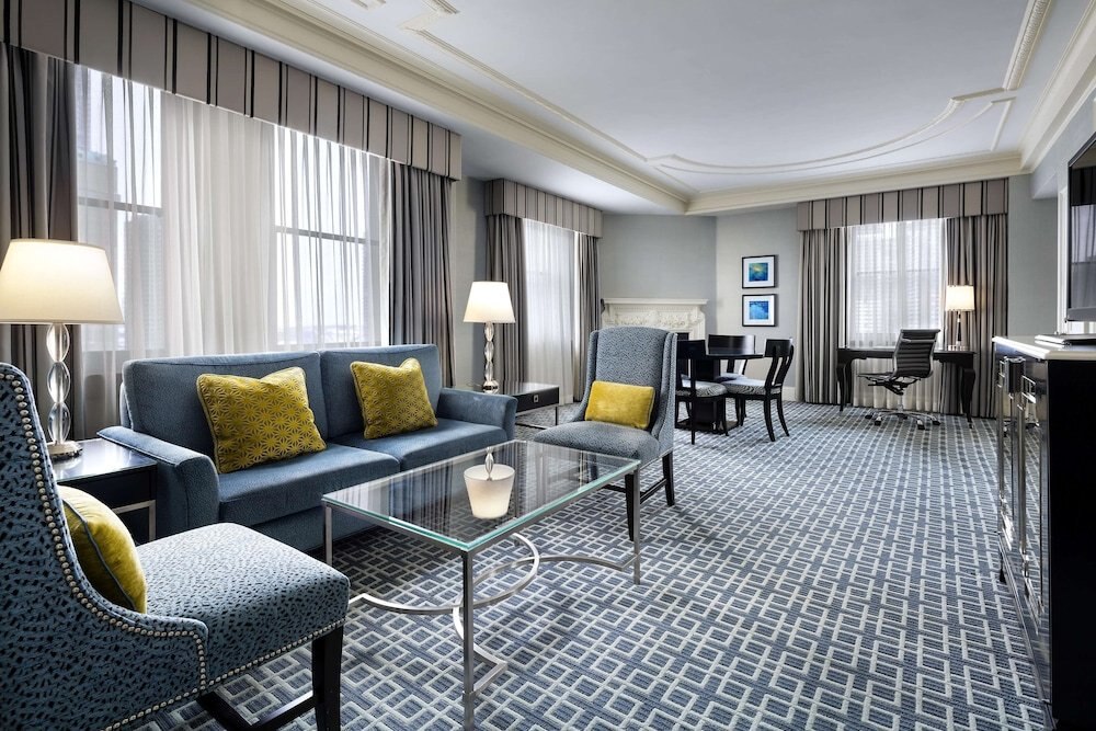 Fairmont Royal York Room Type - Luxury Suite, 1 King Bed, Non Smoking