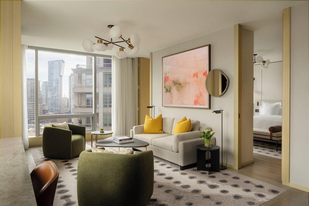 Four Seasons Hotel Toronto Room Type - Yorkville Suite