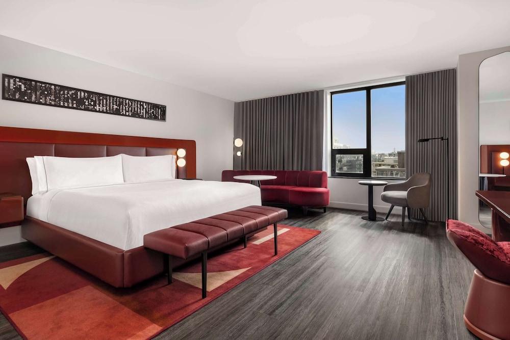 Revery Toronto Downtown Curio Collection by Hilton Room Type - Junior Suite, 1 King Bed