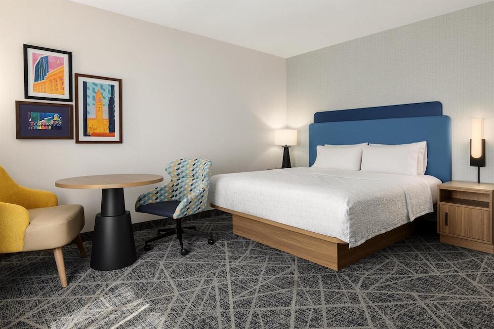 Hampton Inn by Hilton Toronto Airport Corporate Centre Room Type - 1 KING BED NONSMOKING