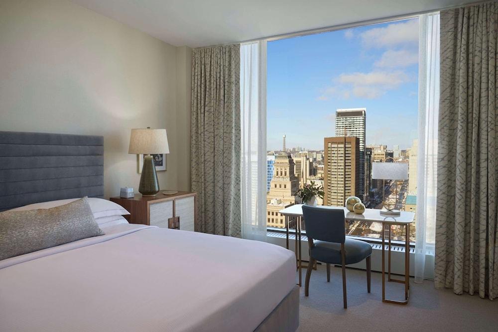 Hilton Toronto Room Type - ROSEDALE SUITE