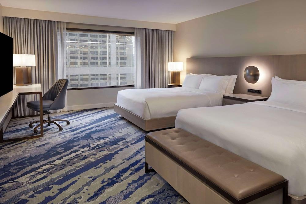 Hilton Toronto Room Type - Standard Room, 2 Queen Beds