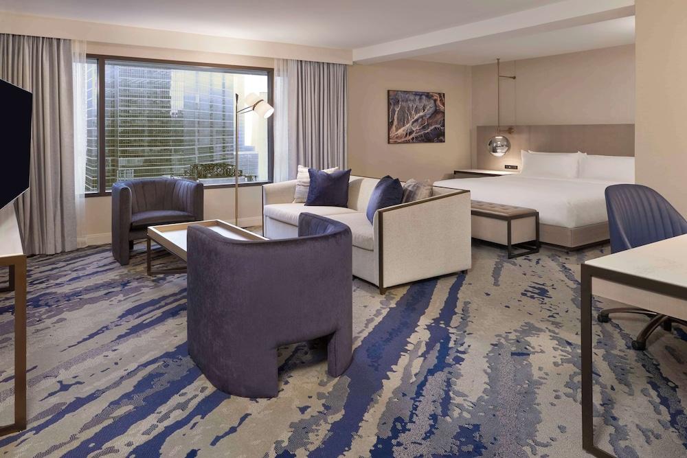 Hilton Toronto Room Type - Junior Suite Accessible Room - One King Bed Hilton Toronto Room Type - Junior Suite Accessible Room - One King Bed