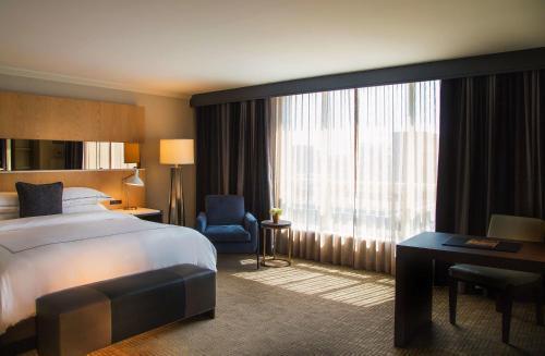 The Yorkville Royal Sonesta Hotel Toronto - Tap to explore photos