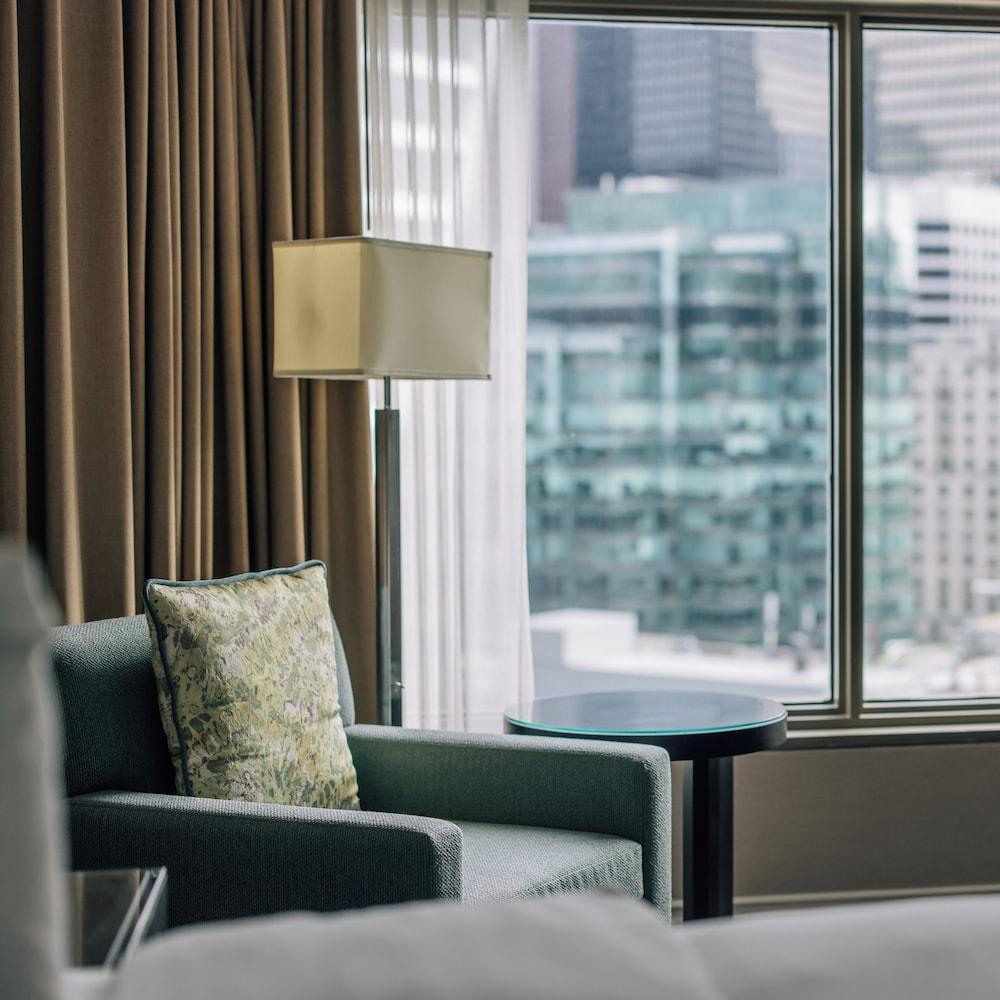 InterContinental TORONTO CENTRE Room Type - Classic Room InterContinental TORONTO CENTRE Room Type - Classic Room