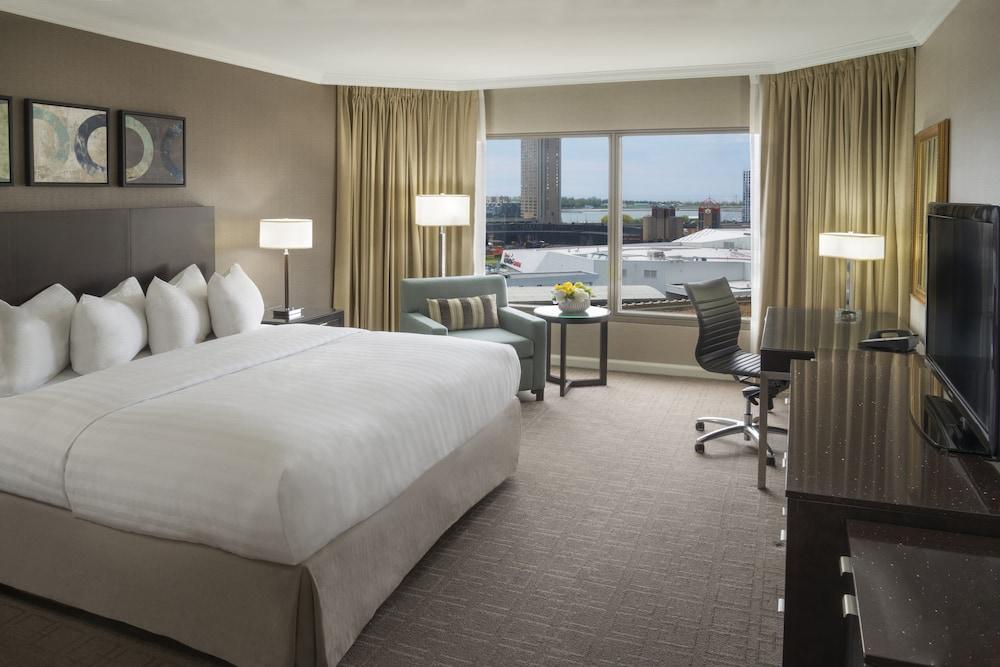InterContinental TORONTO CENTRE Room Type - Classic Room, 1 King Bed
