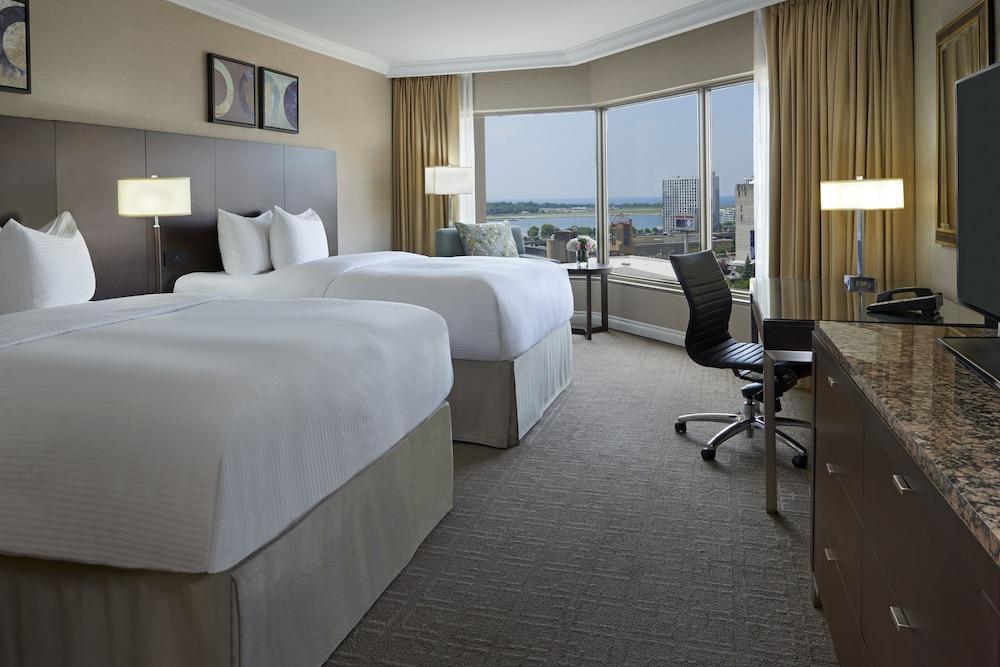 InterContinental TORONTO CENTRE Room Type - Classic Room, 2 Double Beds InterContinental TORONTO CENTRE Room Type - Classic Room, 2 Double Beds