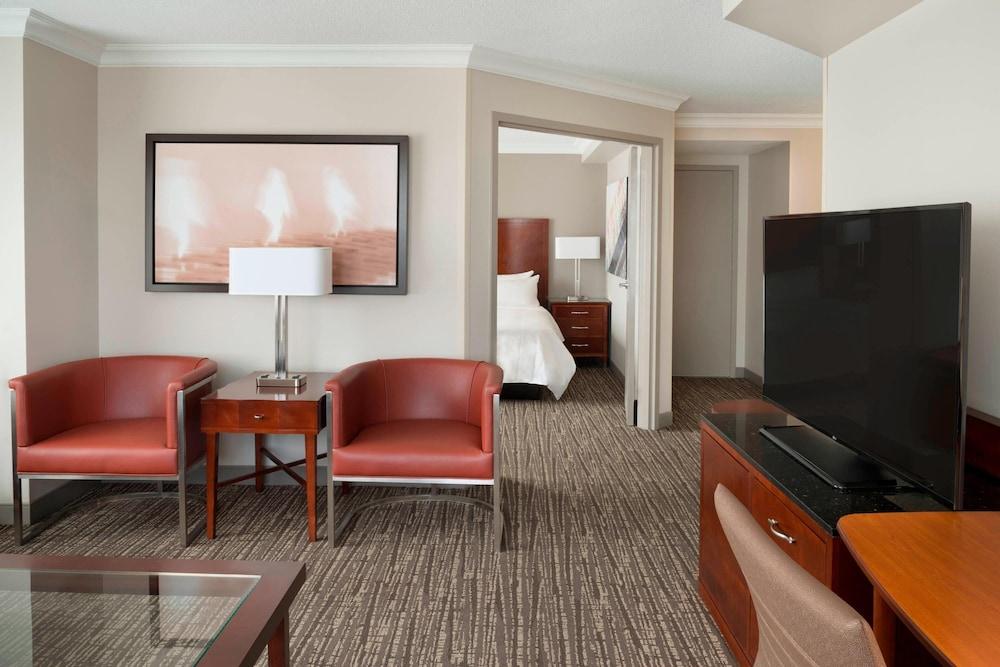 Marriott Downtown at CF Toronto Eaton Centre - Tap to explore photos