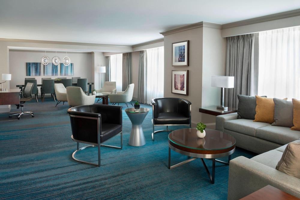 Marriott Downtown at CF Toronto Eaton Centre Room Type - Presidential Suite, 1 Bedroom, Balcony Marriott Downtown at CF Toronto Eaton Centre Room Type - Presidential Suite, 1 Bedroom, Balcony