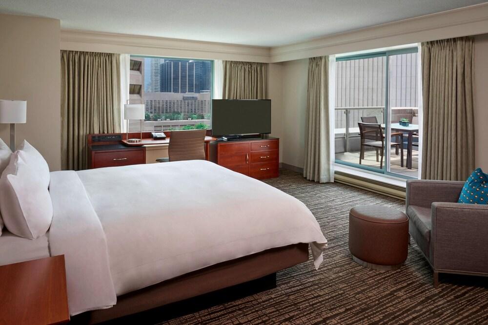 Marriott Downtown at CF Toronto Eaton Centre - Tap to explore photos