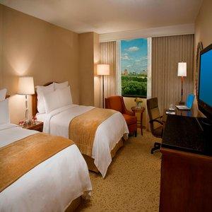 Toronto Airport Marriott Hotel - Tap to explore photos