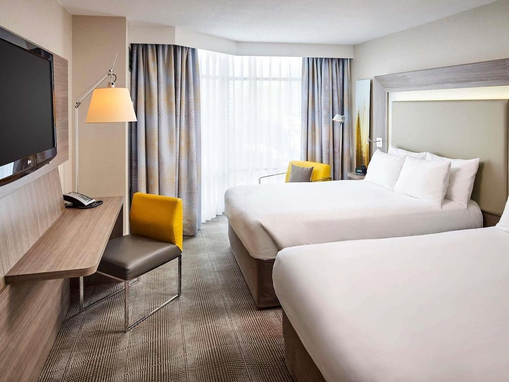 Novotel Toronto North York - Tap to explore photos