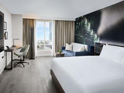 Novotel Toronto Centre Room Type - Premier Executive Room with King Bed. Novotel Toronto Centre Room Type - Premier Executive Room with King Bed.