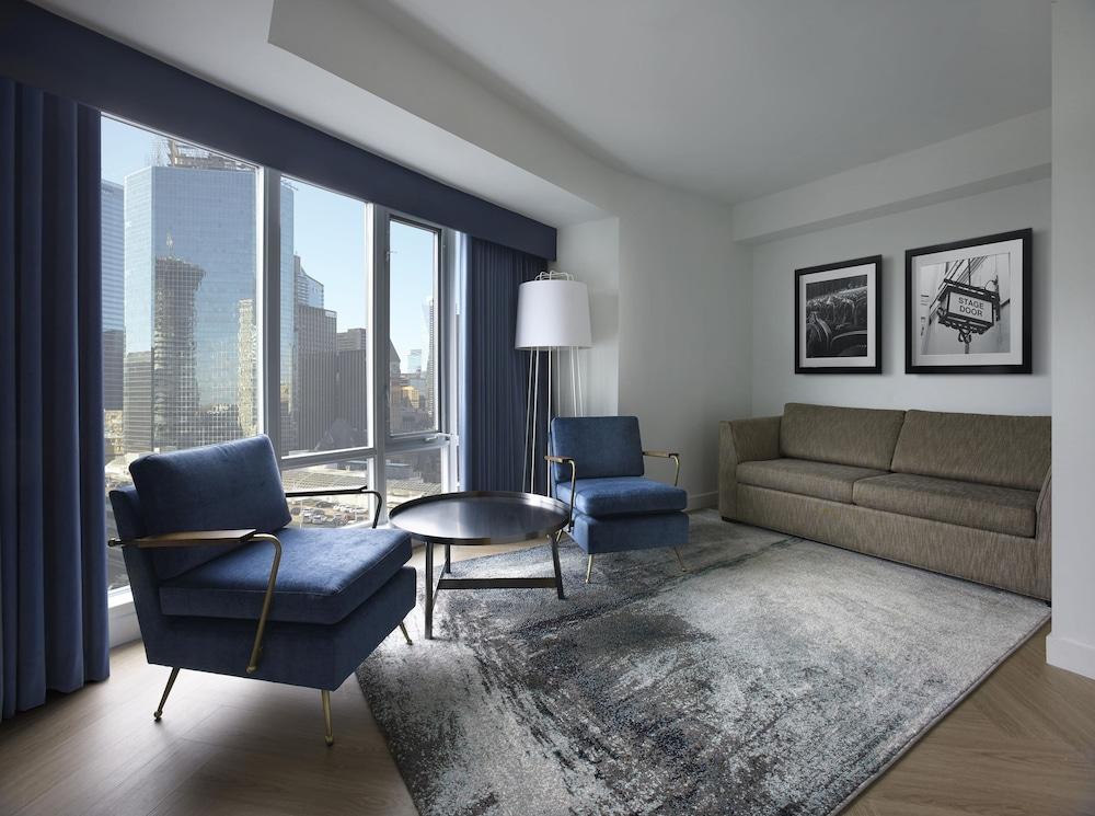 Pantages Hotel Downtown Toronto Room Type - Suite, 1 Queen Bed