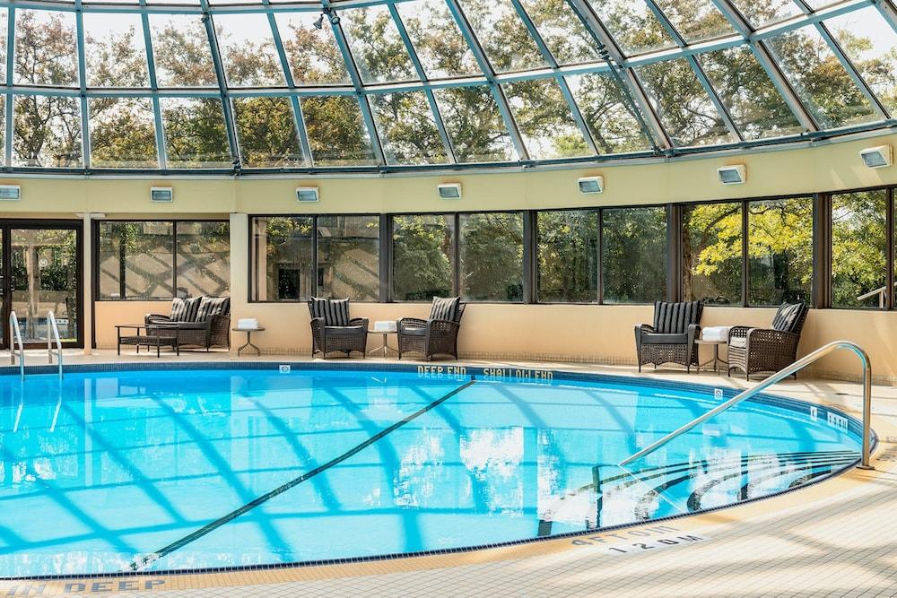 Sheraton Toronto Airport Hotel & Conference Centre - Tap to explore photos
