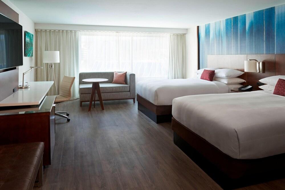 Toronto Marriott City Centre Hotel Room Type - Room, 2 Double Beds