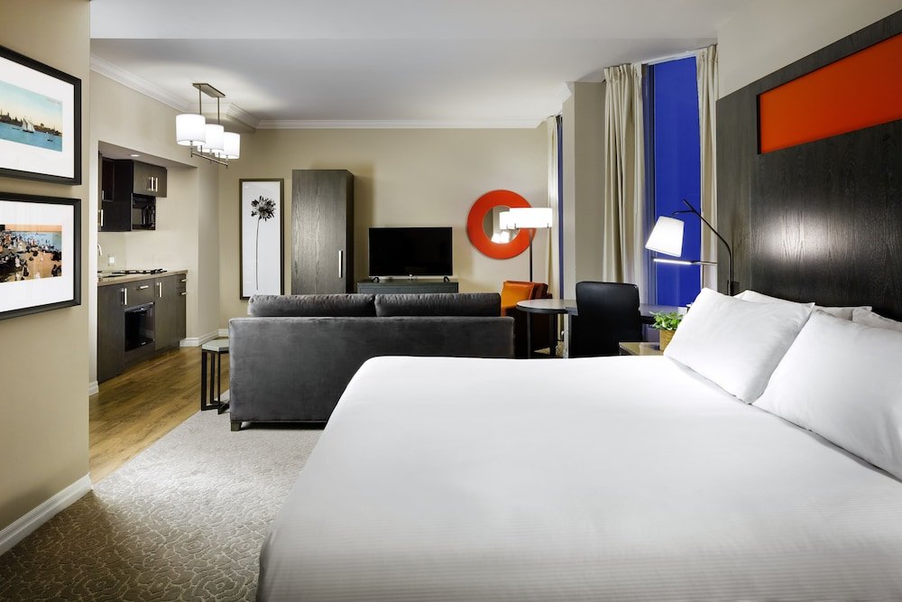 One King West Hotel & Residence Room Type - Historic Superior Suite, Internal View