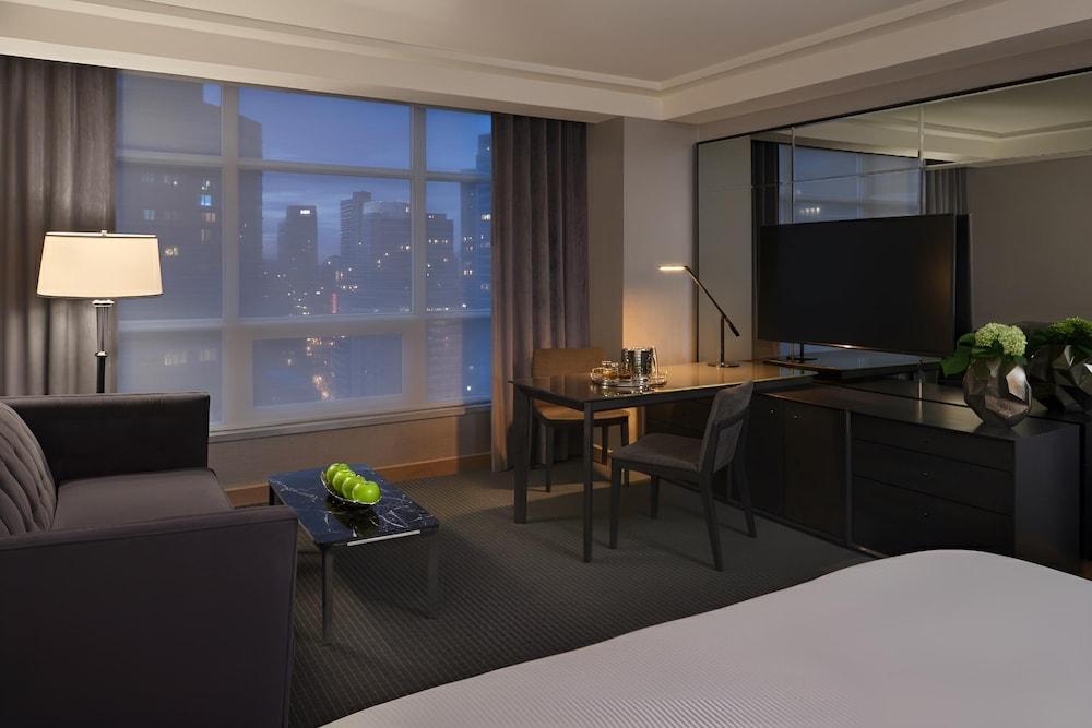 Soho Hotel Toronto Room Type - Luxury King Room