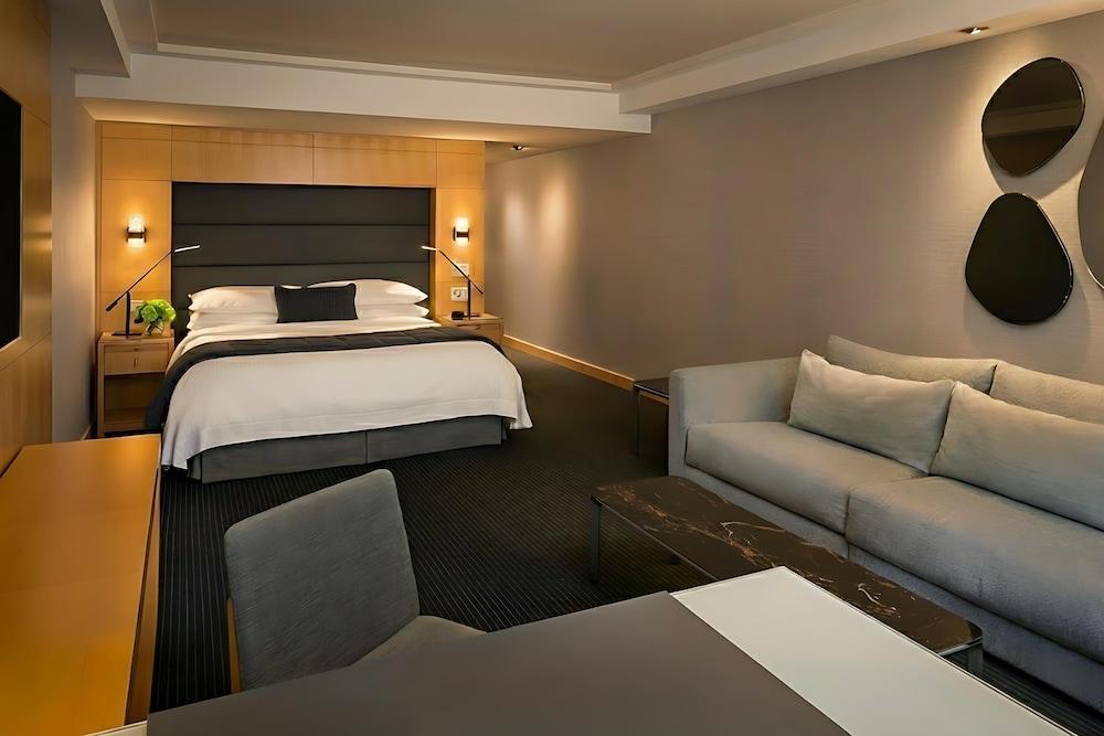 Soho Hotel Toronto Room Type - Premier Luxury King Room Soho Hotel Toronto Room Type - Premier Luxury King Room